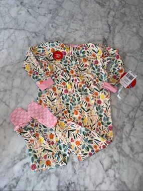 NWT MAGNETIC ME RIGHT FIT FLORAL FOOTIE 12/18M